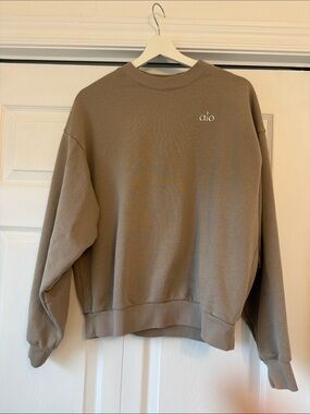 Alo Yoga Accolade Crew Neck Pullover Sweatshirt Gravel Size Small